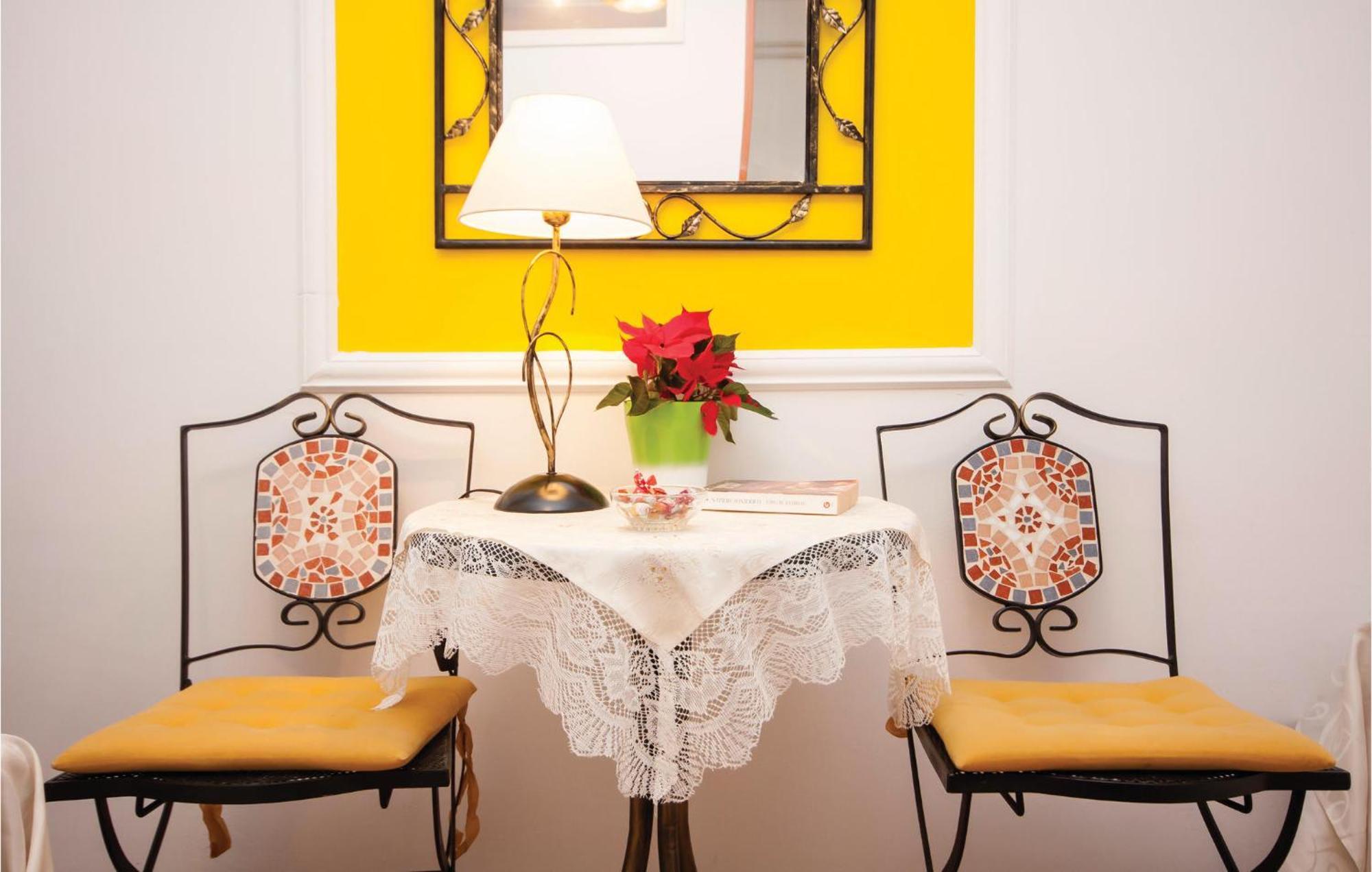 Cozy Apartment In Brodarica With Wifi Екстер'єр фото