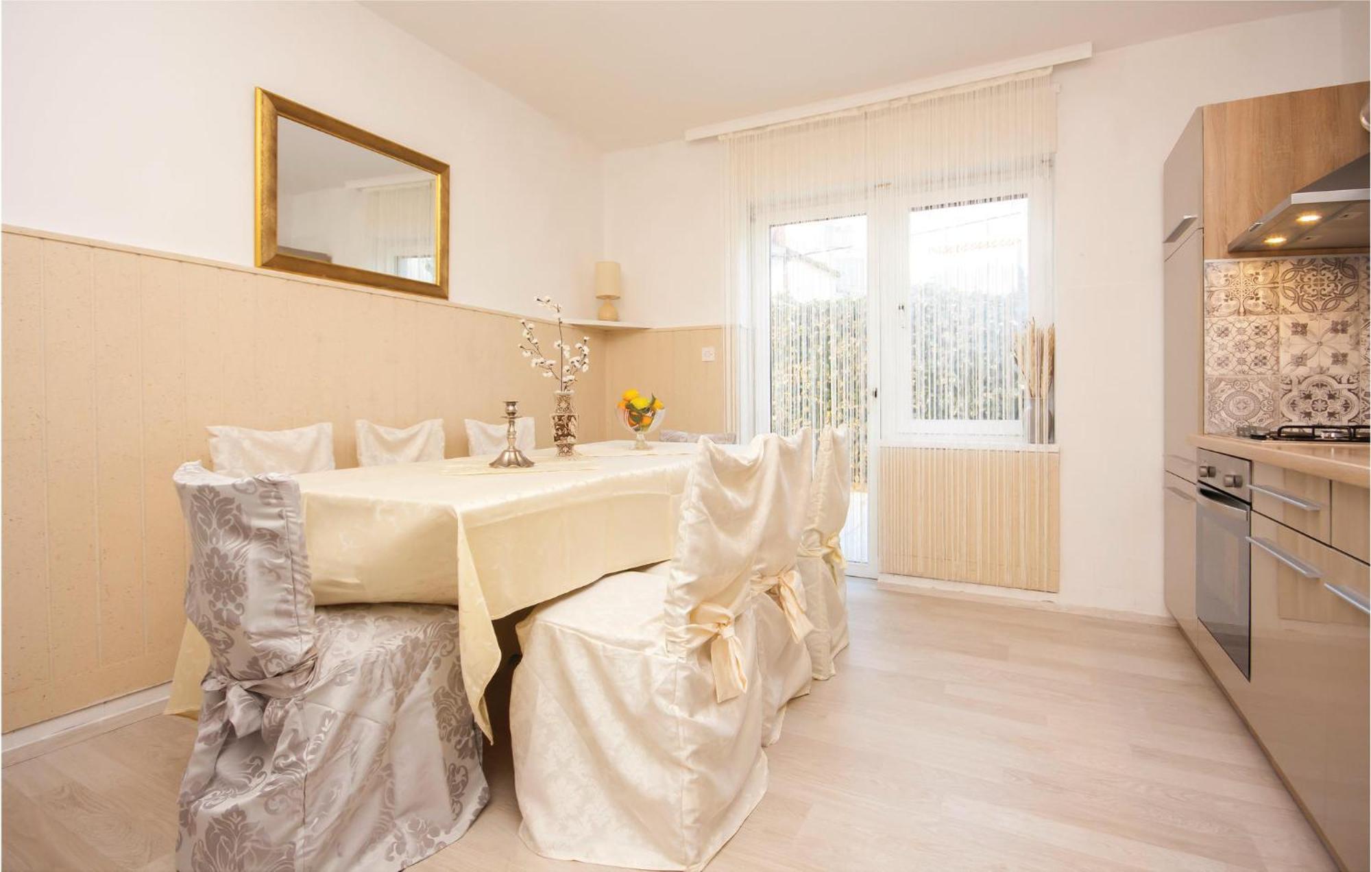 Cozy Apartment In Brodarica With Wifi Екстер'єр фото